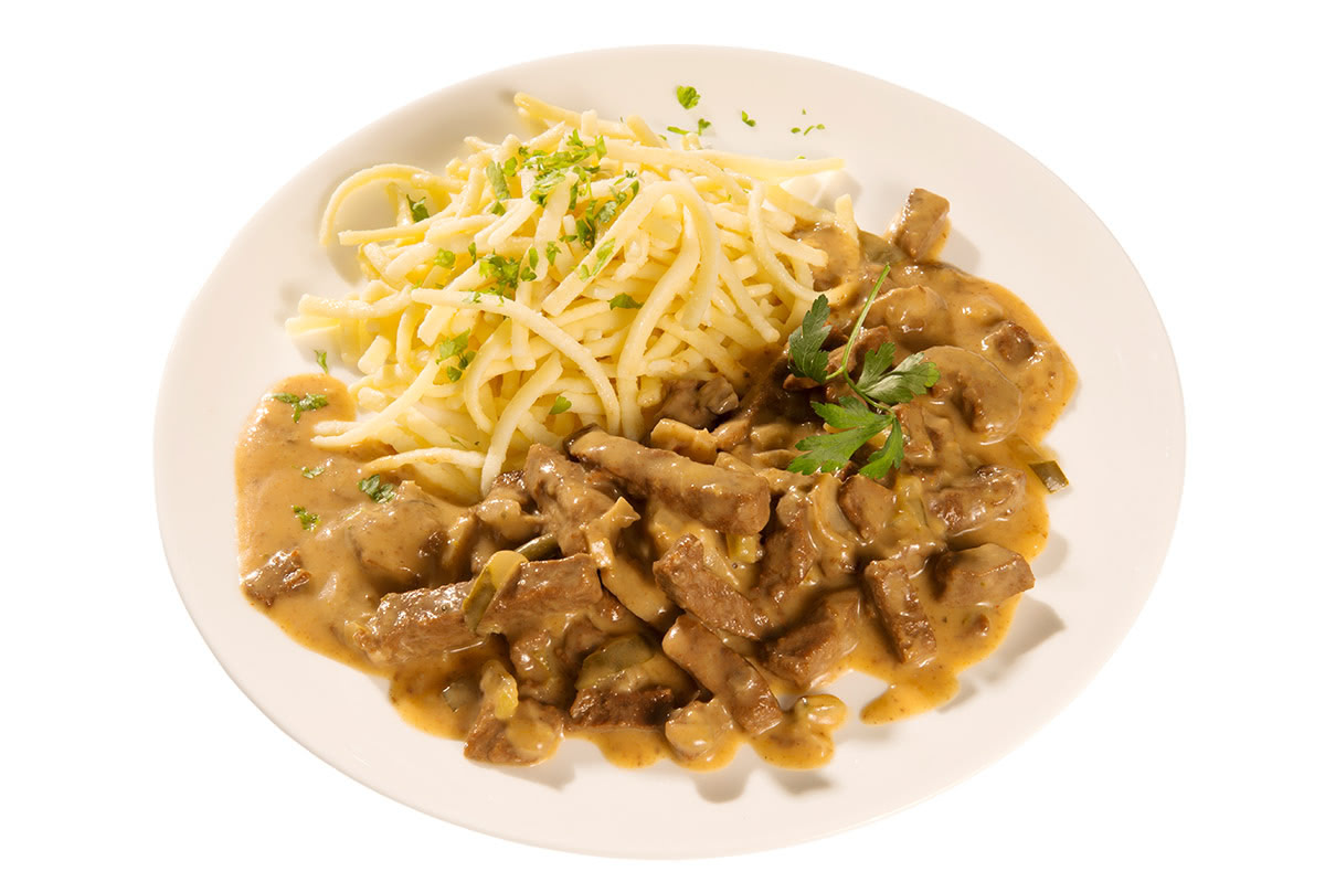 Boeuf-Stroganoff-mit-Spaetzle-Clean